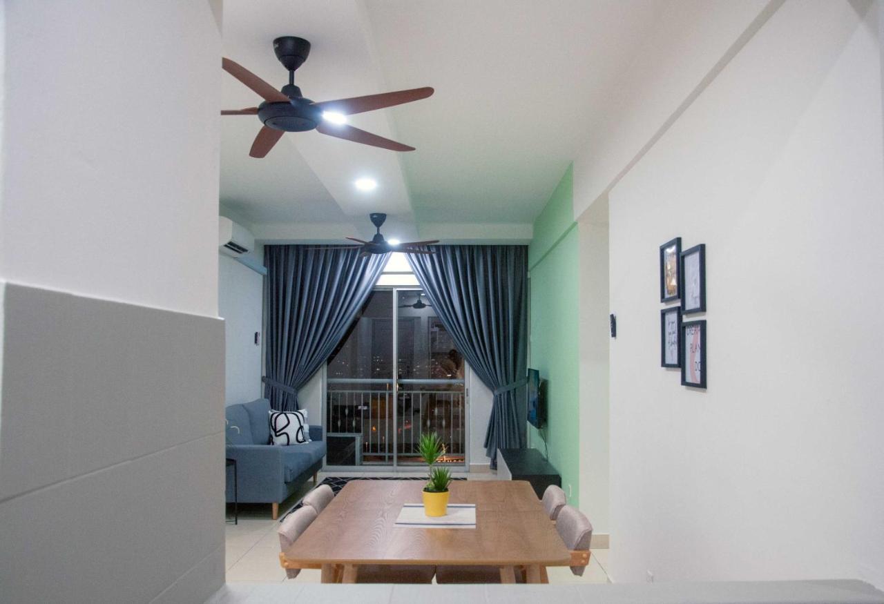 סרי קמבאנגן Five H Family Service Apartment מראה חיצוני תמונה