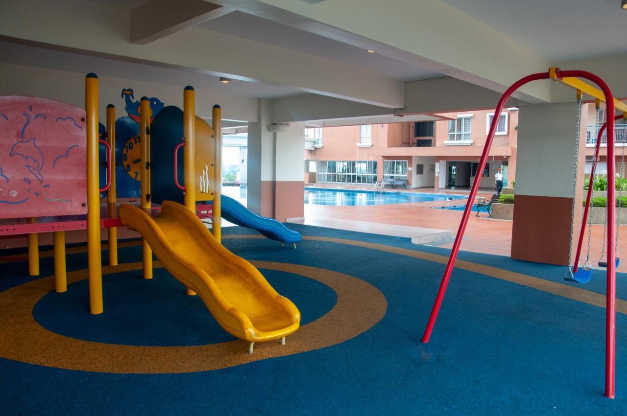 סרי קמבאנגן Five H Family Service Apartment מראה חיצוני תמונה